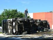 Un camión quedó cruzado en la Panamericana tras un vuelco y hubo más de seis horas de corte: hay un herido y las filas llegaron a más de 10 kilómetros