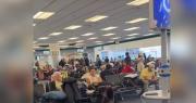 Denuncian que unos 300 pasajeros de BoA están varados más de 15 horas en Miami