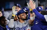 Miguel Rojas regresa por una temporada con los Dodgers de Los Ángeles