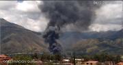 Incendio destruye una fábrica de muebles y un vehículo en Quillacollo