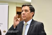 Ministro de Economía posesiona a Carlos Jáuregui como nuevo director de la UIF