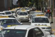 En San Miguel de Tucumán hay cuatro veces más taxis de lo que se recomienda