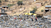 Conflicto por acceso al relleno sanitario afecta a pobladores y vehículos