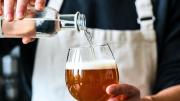 Mezclar cerveza con vinagre: por qué recomiendan hacerlo y para qué sirve