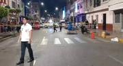VIDEO SENSIBLE: Mataron a un venezolano mientras comía hamburguesas en Perú, le dispararon 12 veces