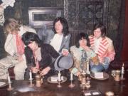 El día que los Rolling Stones desataron el caos en Londres con pasteles de crema pastelera: Beggars Banquet y la batalla campal de 1968