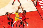 Los Lakers ganan a pesar del peor juego de LeBron James