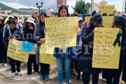 Juliaca: Familiares y docentes marchan en Huancané para exigir justicia tras incendio que dejó 10 fallecidos –