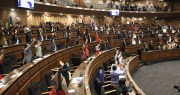 Diputados: Comisión aprueba tres créditos por $us 680 millones y los remite al pleno para su tratamiento