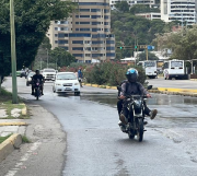 Persisten las aguas servidas en la José María España