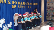 45 estudiantes de primer año básico se “graduaron” en programa de lectoescritura