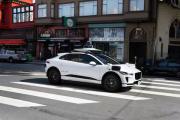 Los robots copan las calles: la era del taxi autónomo acelera en EE.UU.