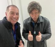 Del ‘llama metralleta’ al F-16: el filoso tuit de Diego Santilli contra el kirchnerismo que estalló las redes