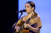Rolling Stone sitúa discos de Lafourcade y Kevin Kaarl entre los tres grandes en español