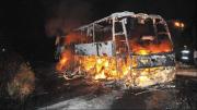 Autobús de larga distancia se incendia por completo: esto se sabe sobre las posibles causas