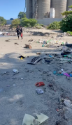 Combustibles y otros desechos están acabando con playa Chévere