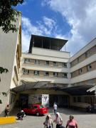 Sin reactivos y tubos de ensayo el laboratorio del Seguro