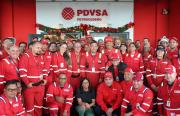 Venezuela dice que el enemigo no descansa y pide a trabajadores petroleros estar alerta