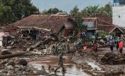 Horror en Indonesia: 961 muertos por inundaciones y deslizamientos de tierra, se intensifican labores de socorro