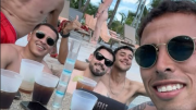 Las vacaciones de Christian Oliva, junto a un ex Nacional, mientras se define su futuro en el período de pases