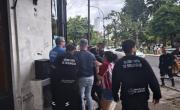 Incidentes entre pinchas y triperos en La Plata: corridas, robo de camisetas y disturbios
