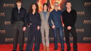 [Fotos] Elenco de Avatar: Fuego y cenizas posó en Milán a días del estreno
