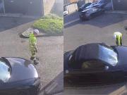 Estacionó su auto y luego pintaron un lugar para discapacitados a su alrededor: recibió cuatro multas