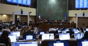 Fracasa sesión tras ausencia masiva de diputados y se posterga Ley de Seguridad