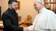 El papa León XIV recibió a Volodimir Zelenski, presidente de Ucrania, en su residencia de verano