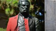 Vandalizaron el monumento a Ovidio Lagos en Rosario