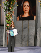 Hija de María Corina recibe el Nobel de la Paz en nombre de su madre