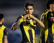 Peñarol negocia con Gremio y Matías Arezo está muy cerca de continuar en los carboneros