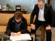 Milei volvió de Oslo y firmó el proyecto de reforma laboral