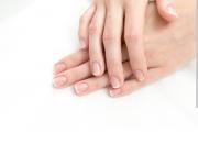 ¿Cómo debes aplicar el aceite de coco para acelerar el crecimiento de las uñas? Aquí te decimos