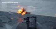 (VIDEO) Ucrania atacó este miércoles un petrolero de la flota encubierta rusa en el mar Negro