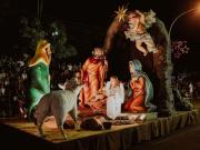 Atrapan a un prófugo que simulaba ser una figura de pesebre en una plaza de Italia