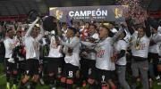 Un club sin arraigo popular supera a los grandes y es campeón