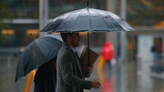 ¿Lluvia en Santiago? Las comunas y regiones que tendrán precipitaciones el domingo de elecciones