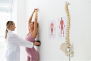 Sociedad de Escoliosis de EE. UU.: así se puede dar apoyo físico y mental a quienes padecen esta condición