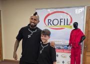 Arturo Vidal causa furor en Punta Arenas con un Meet and Greet en Zona Franca