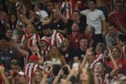 Verón celebró el título de Estudiantes desde la tribuna y apuntó contra la sanción de la AFA