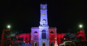 La Municipalidad de La Plata con los colores de Estudiantes campeón
