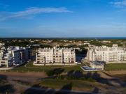 El Gobierno investiga a dueños de casas millonarias en el barrio vip Costa Esmeralda