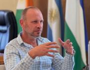 El intendente de Fernández Oro vetó la ordenanza que asignaba 10% de tasas a salarios municipales