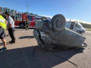 Cuatro heridos en un vuelco sobre la Ruta 22, cerca de Villa Regina