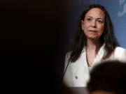 María Corina Machado tiene una fractura en la columna provocada durante su agitada salida de Venezuela