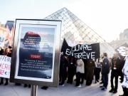 Cierran el Louvre por una huelga de trabajadores en otro revés para el museo de París