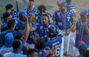 Tiburones remontó y se llevó el triunfo ante Bravos con un cuadrangular de Gabriel Arias