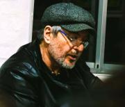 Porque tu poesía no solo es la palabra escrita Porque antes que nada, ella entra por el alma