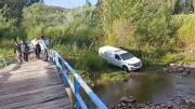 Un puente en malas condiciones agravó el sufrimiento de una familia durante el traslado de un fallecido